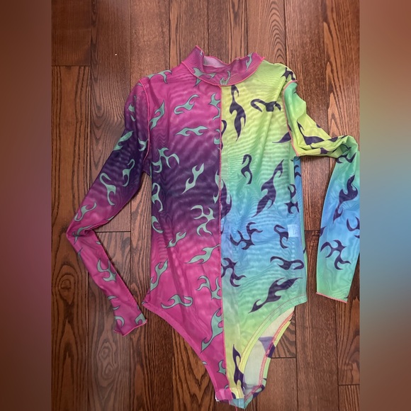 SHEIN Tops - SHEIN Colorful Flame Pattern Bodysuit